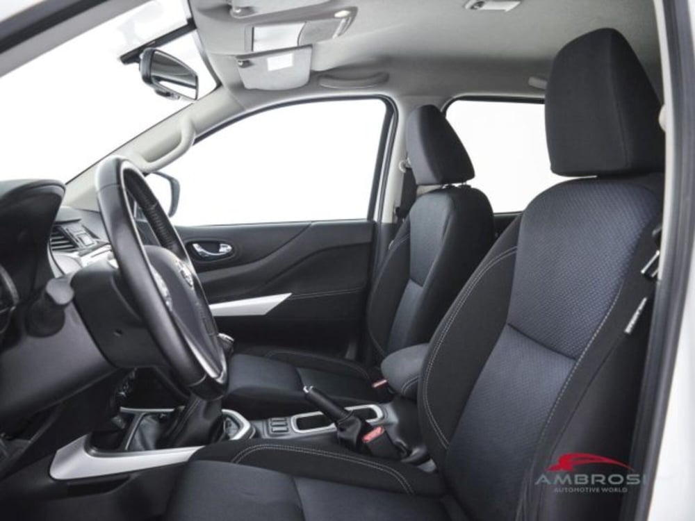 Nissan Navara usata a Perugia (9)