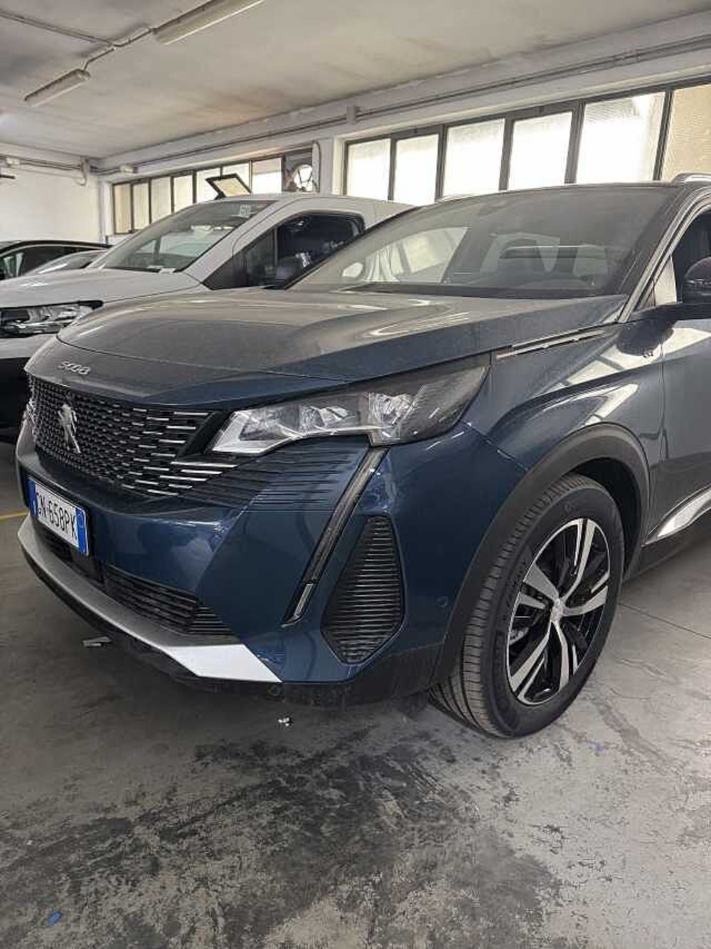 Peugeot 5008 nuova a Lecce