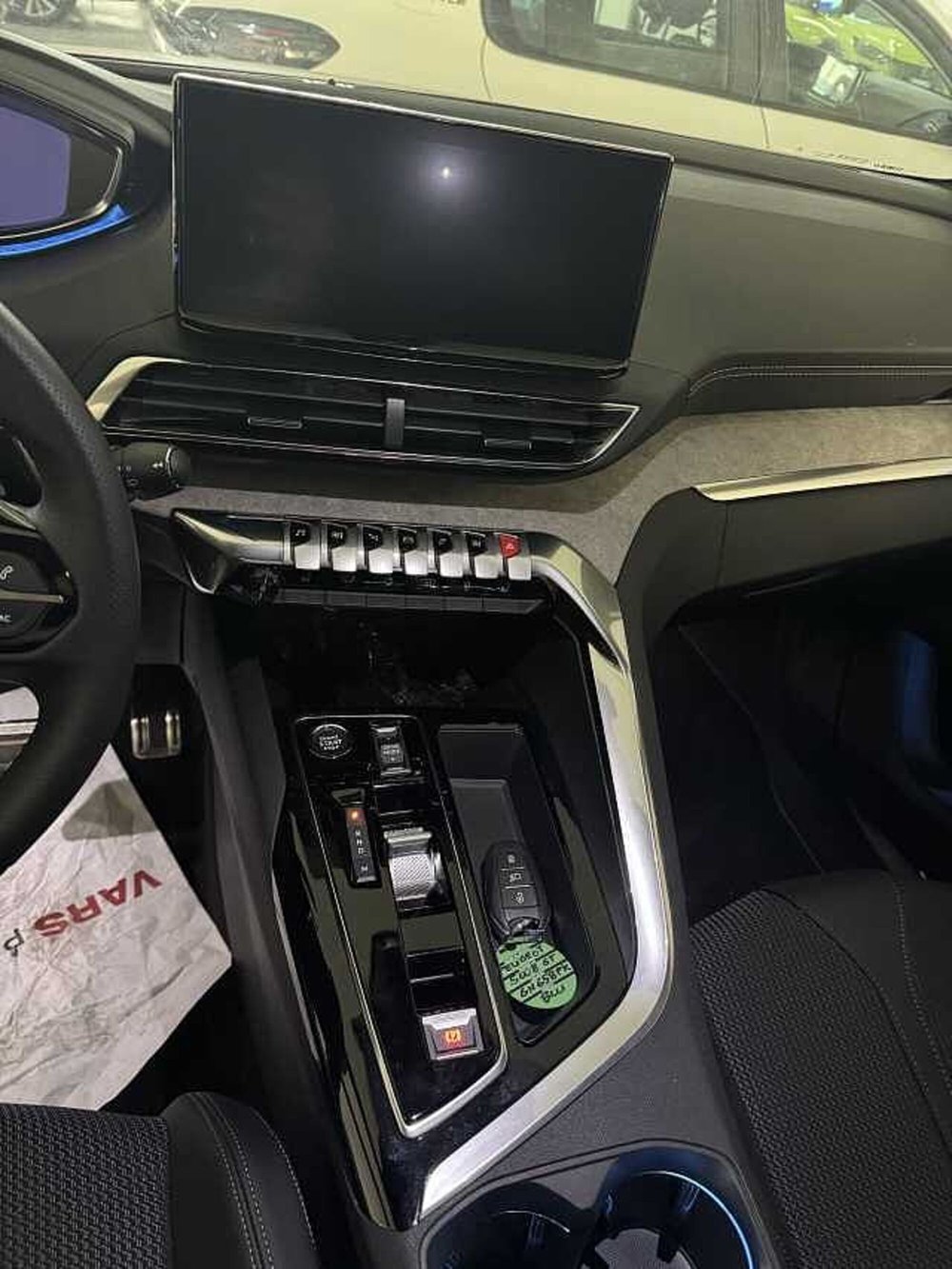 Peugeot 5008 nuova a Lecce (16)