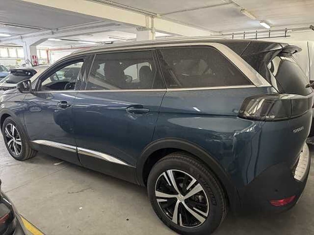 Peugeot 5008 nuova a Lecce (6)