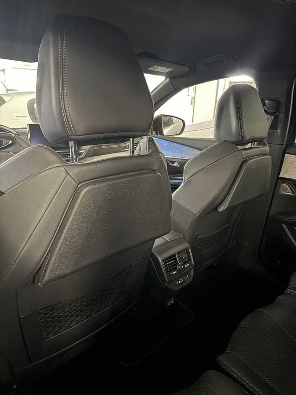 Peugeot 5008 nuova a Lecce (8)
