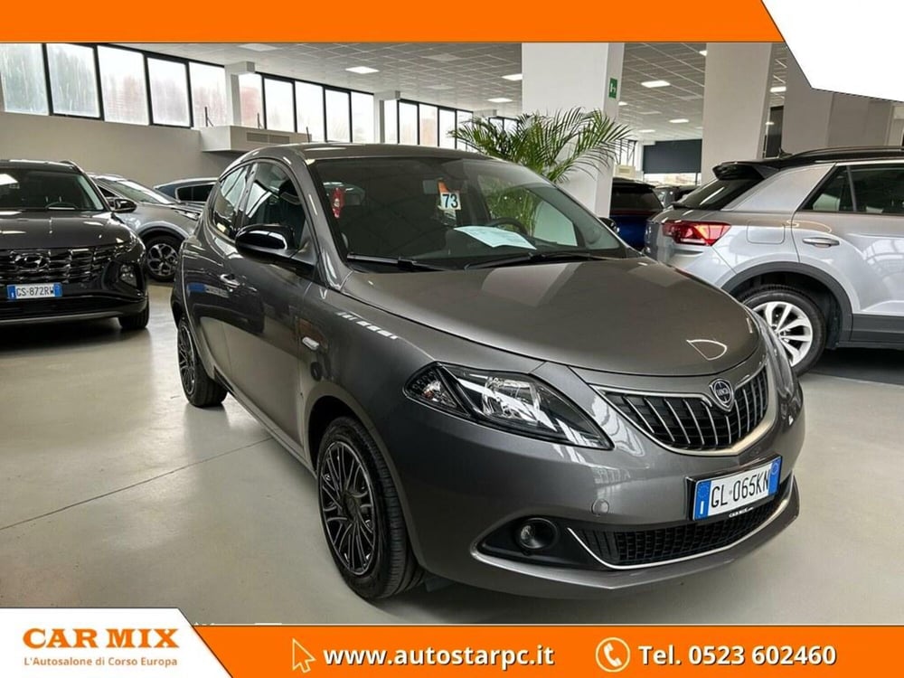 Lancia Ypsilon usata a Piacenza (3)