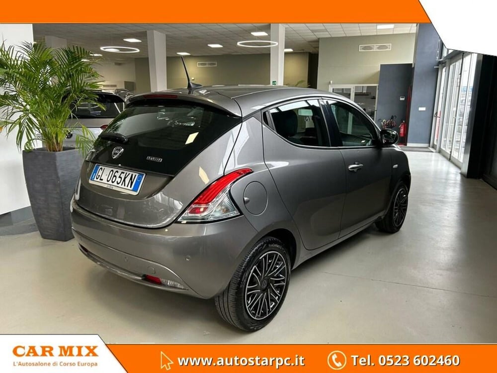 Lancia Ypsilon usata a Piacenza (4)