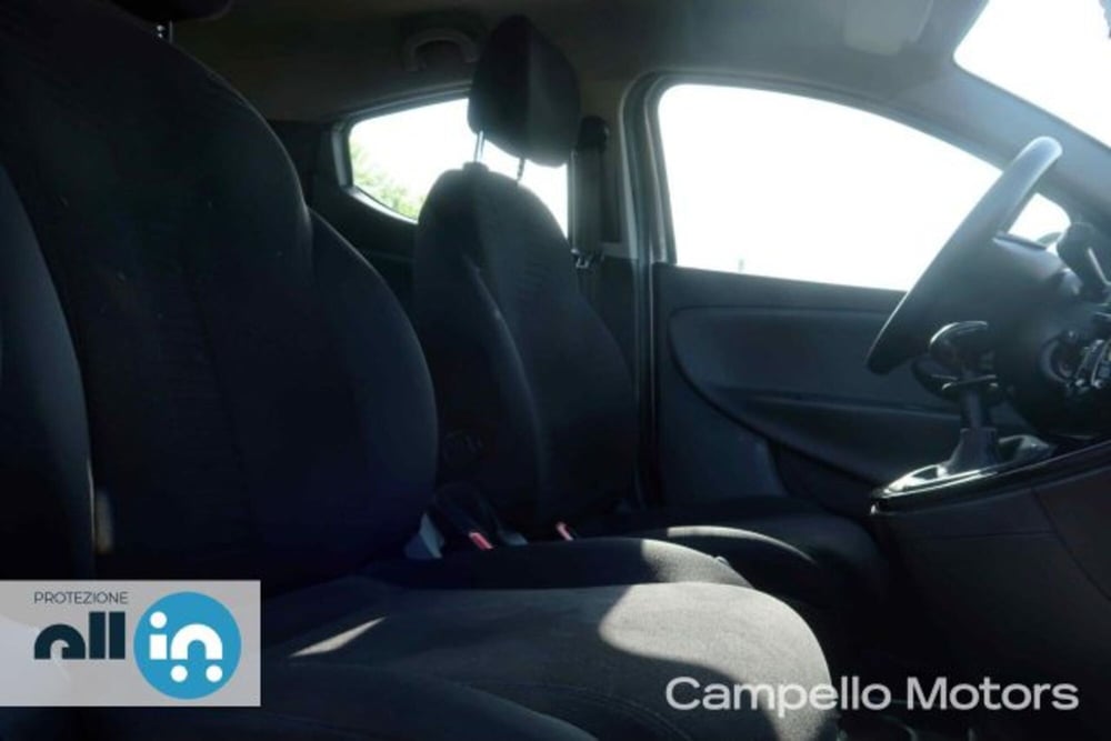 Lancia Ypsilon usata a Venezia (14)