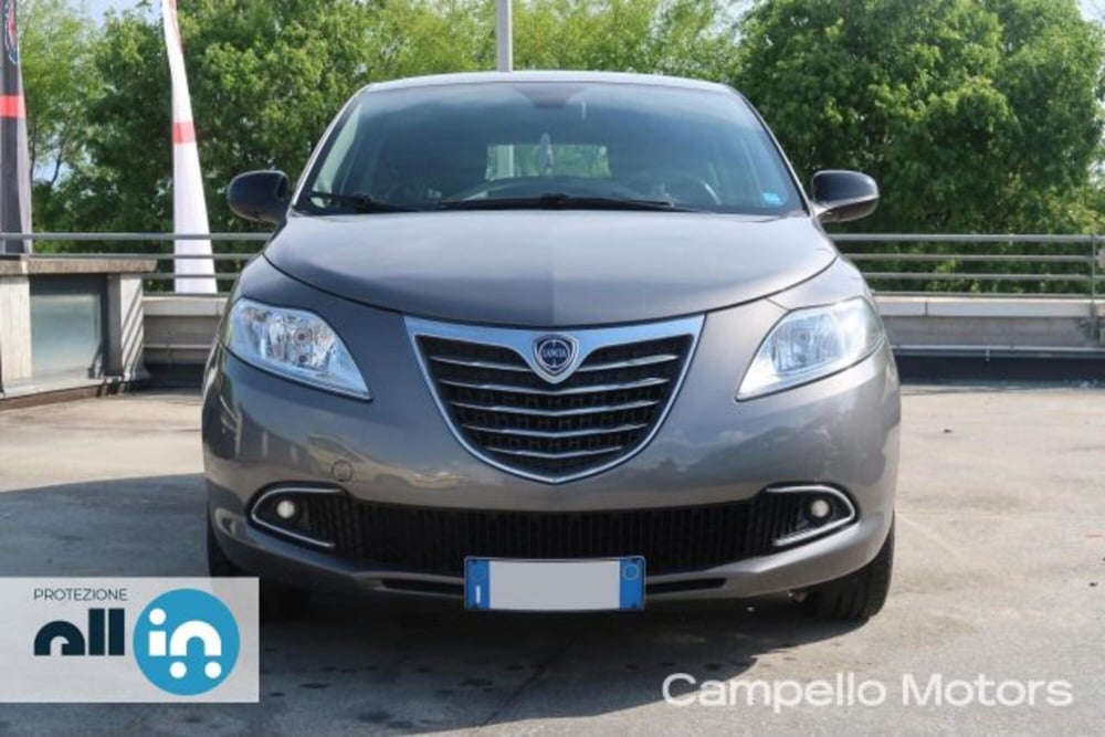Lancia Ypsilon usata a Venezia (2)