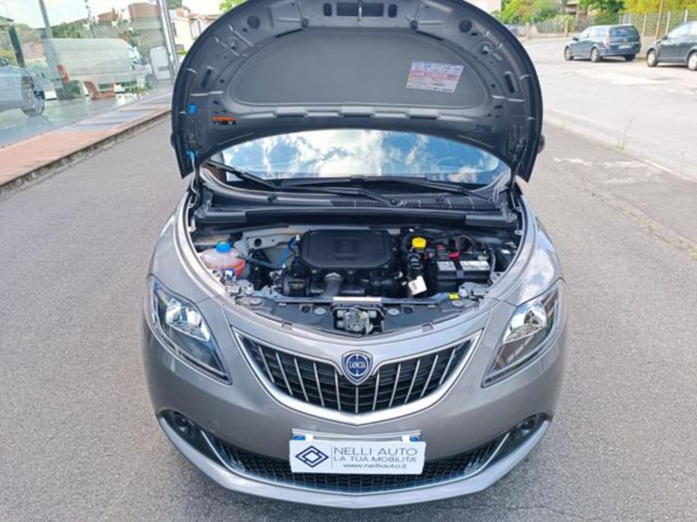 Lancia Ypsilon usata a Pisa (14)