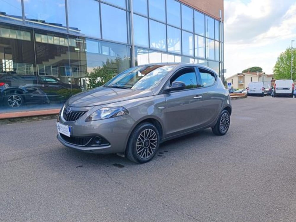 Lancia Ypsilon usata a Pisa (17)