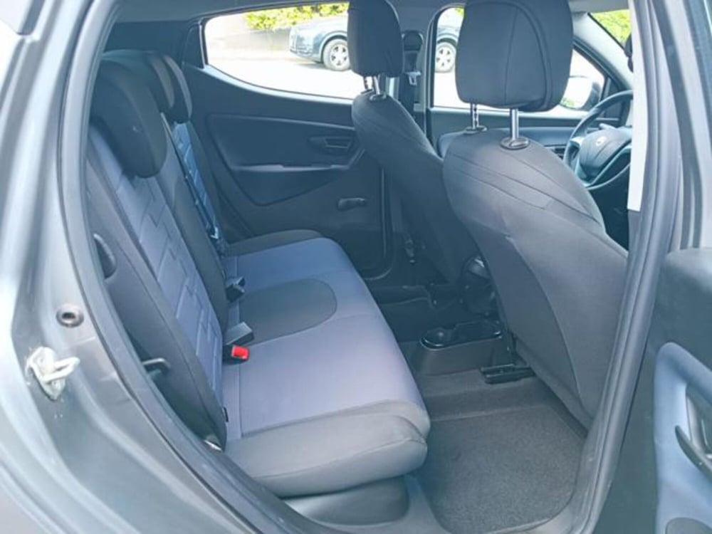 Lancia Ypsilon usata a Pisa (19)