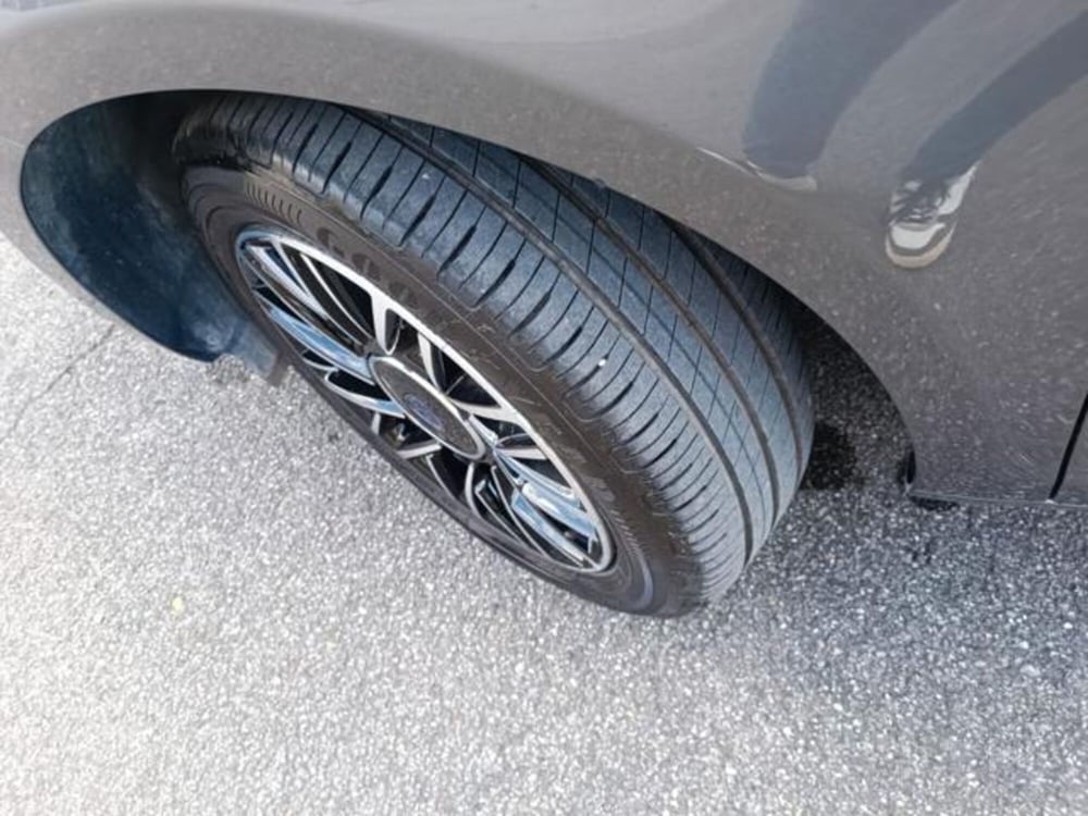 Lancia Ypsilon usata a Pisa (6)