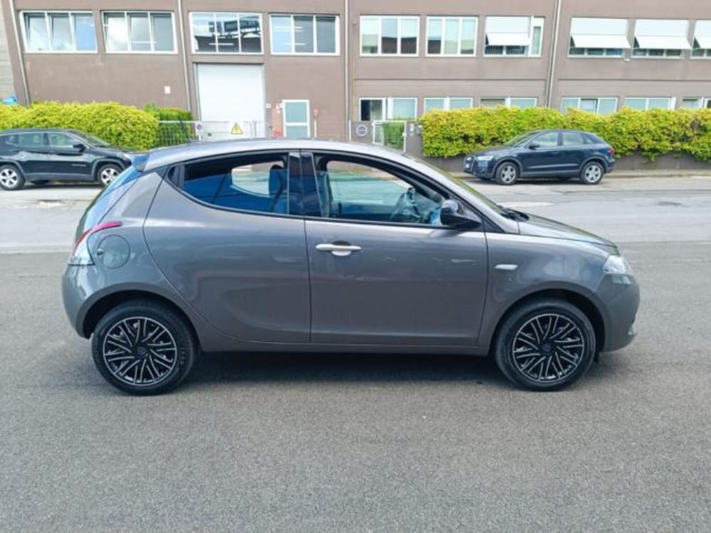 Lancia Ypsilon usata a Pisa (11)