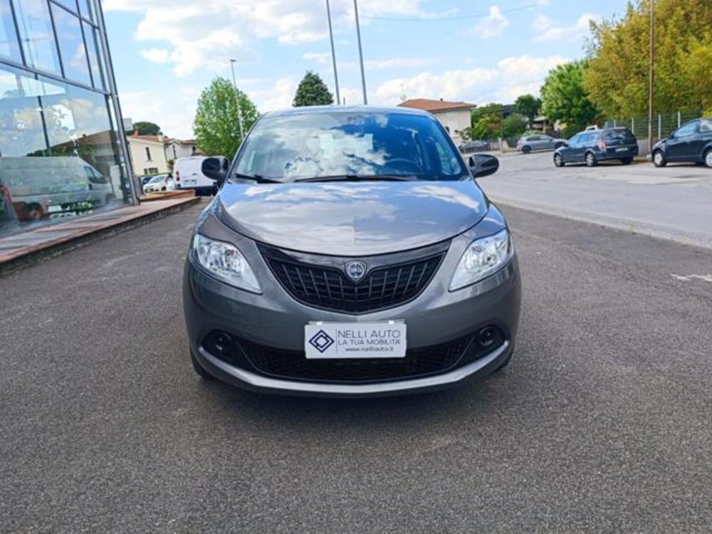 Lancia Ypsilon usata a Pisa (12)
