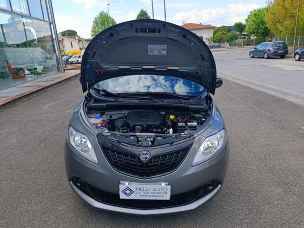 Lancia Ypsilon usata a Pisa (14)