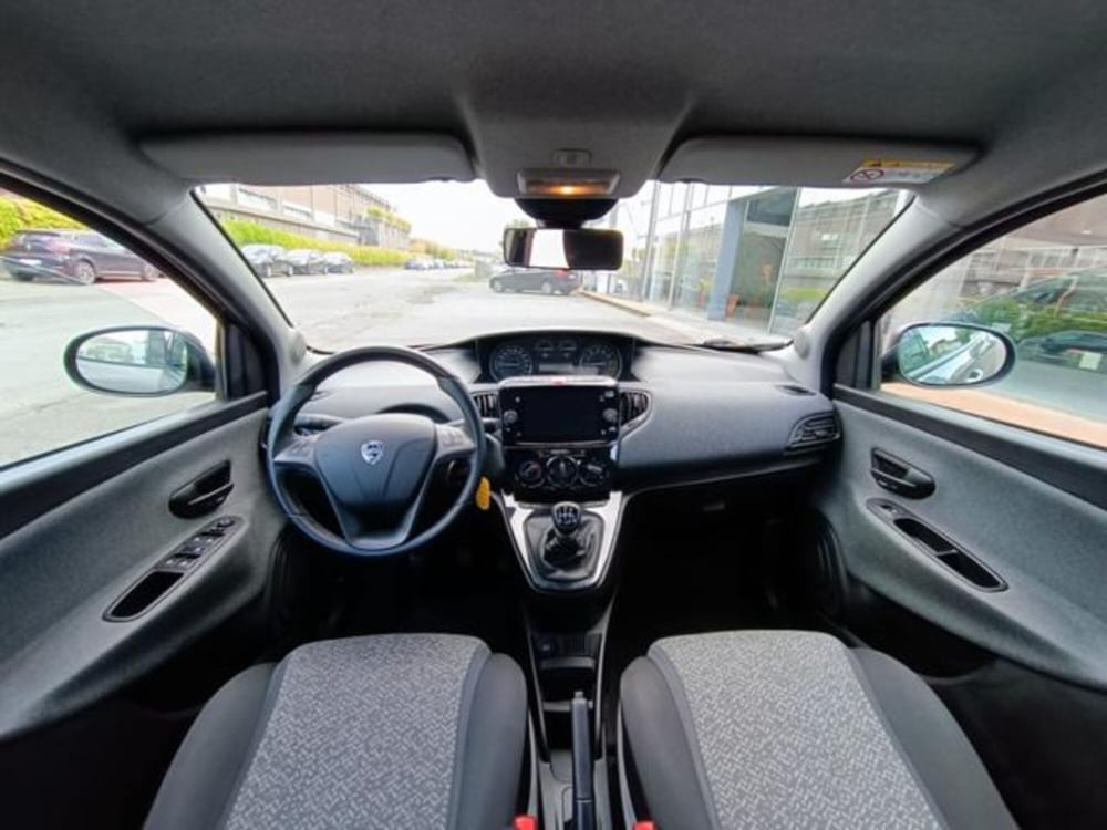 Lancia Ypsilon usata a Pisa (19)