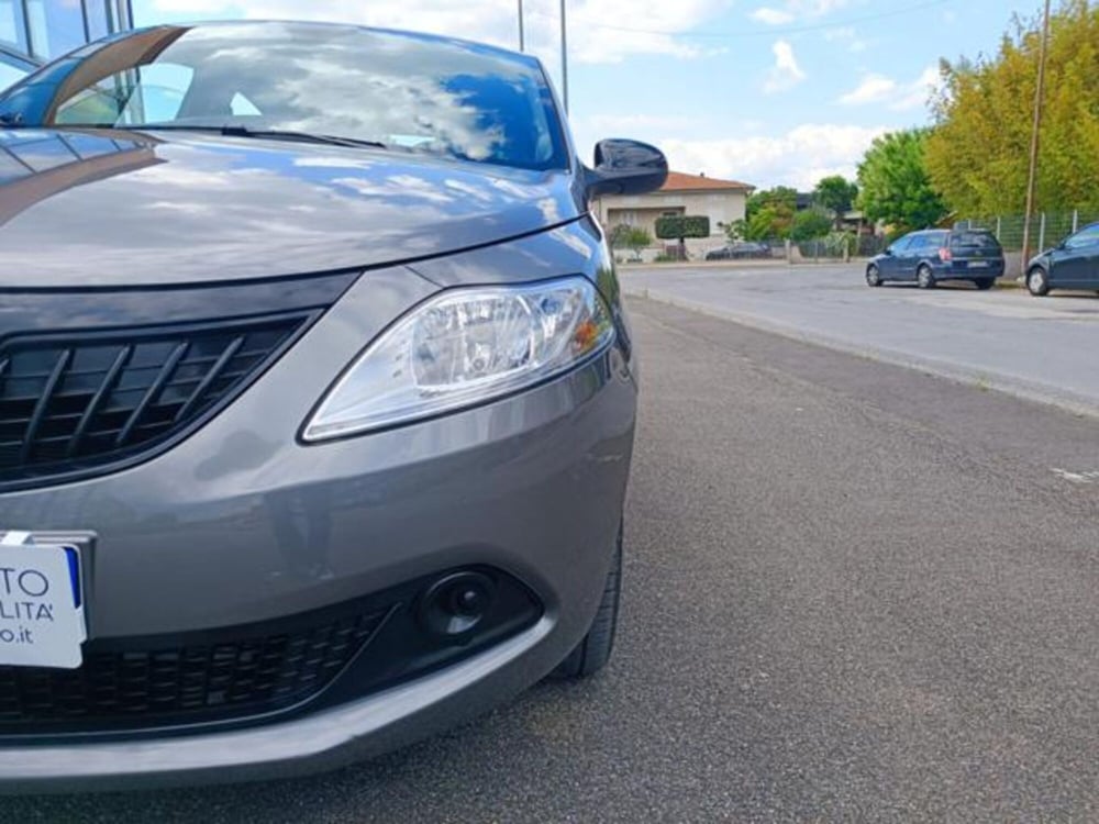 Lancia Ypsilon usata a Pisa (2)