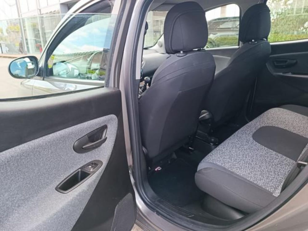 Lancia Ypsilon usata a Pisa (20)