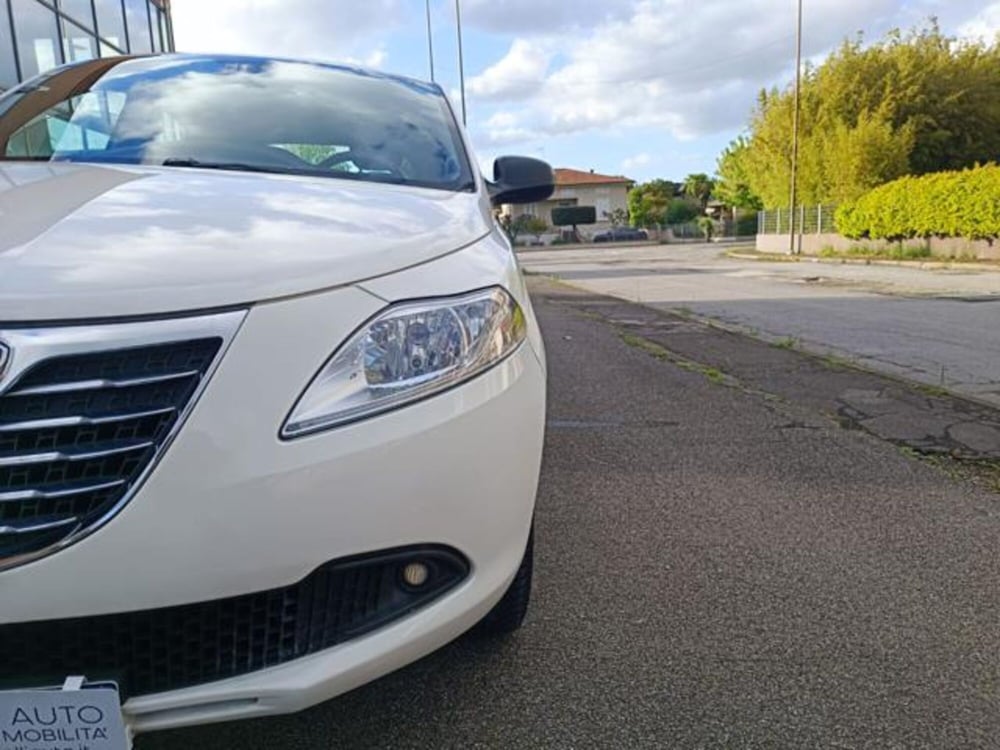 Lancia Ypsilon usata a Pisa (12)