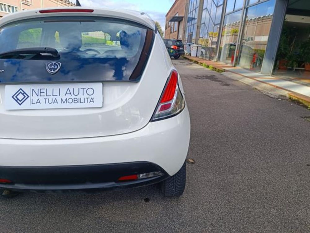 Lancia Ypsilon usata a Pisa (6)