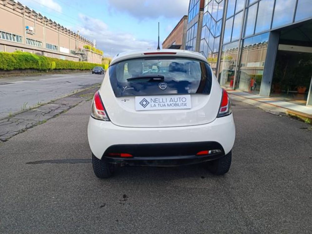 Lancia Ypsilon usata a Pisa (7)