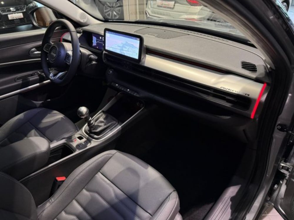 Jeep Avenger nuova a Bologna (12)
