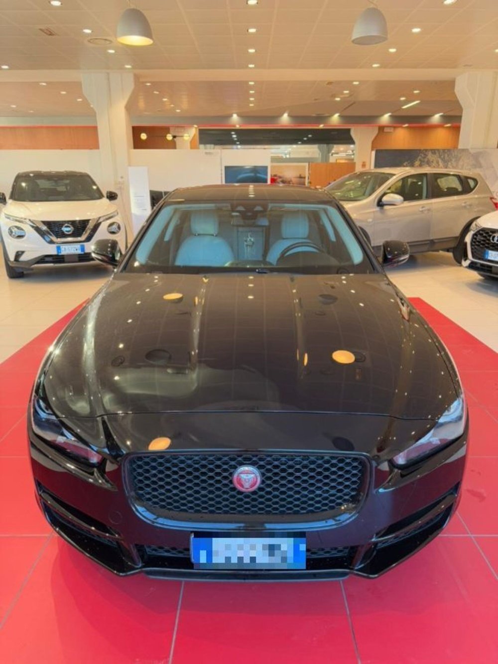 Jaguar XE usata a Sassari (2)