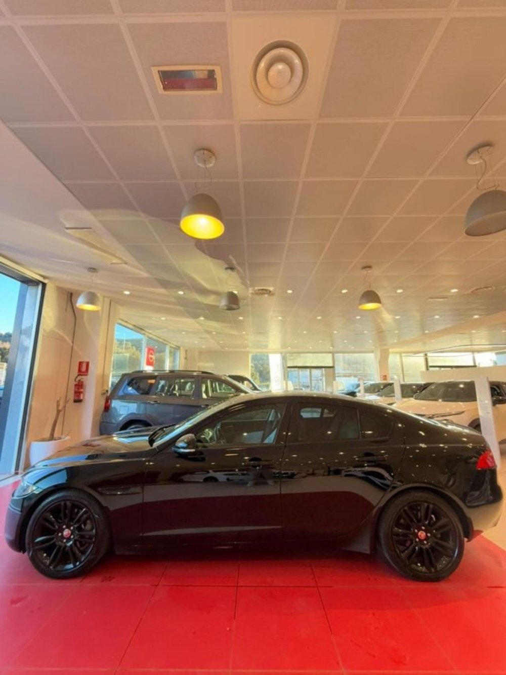 Jaguar XE usata a Sassari (3)