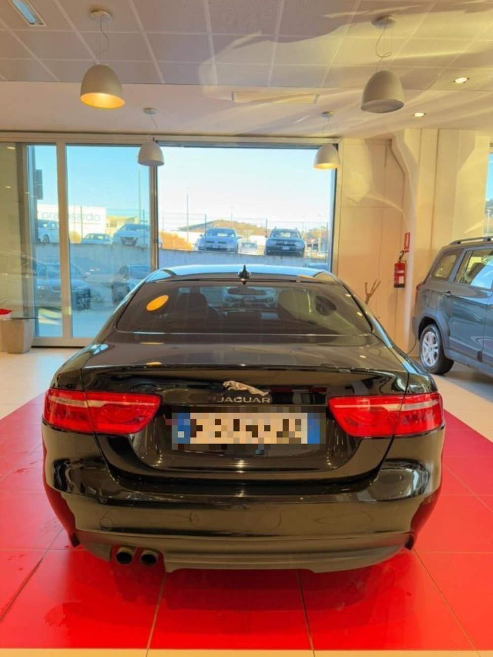 Jaguar XE usata a Sassari (5)
