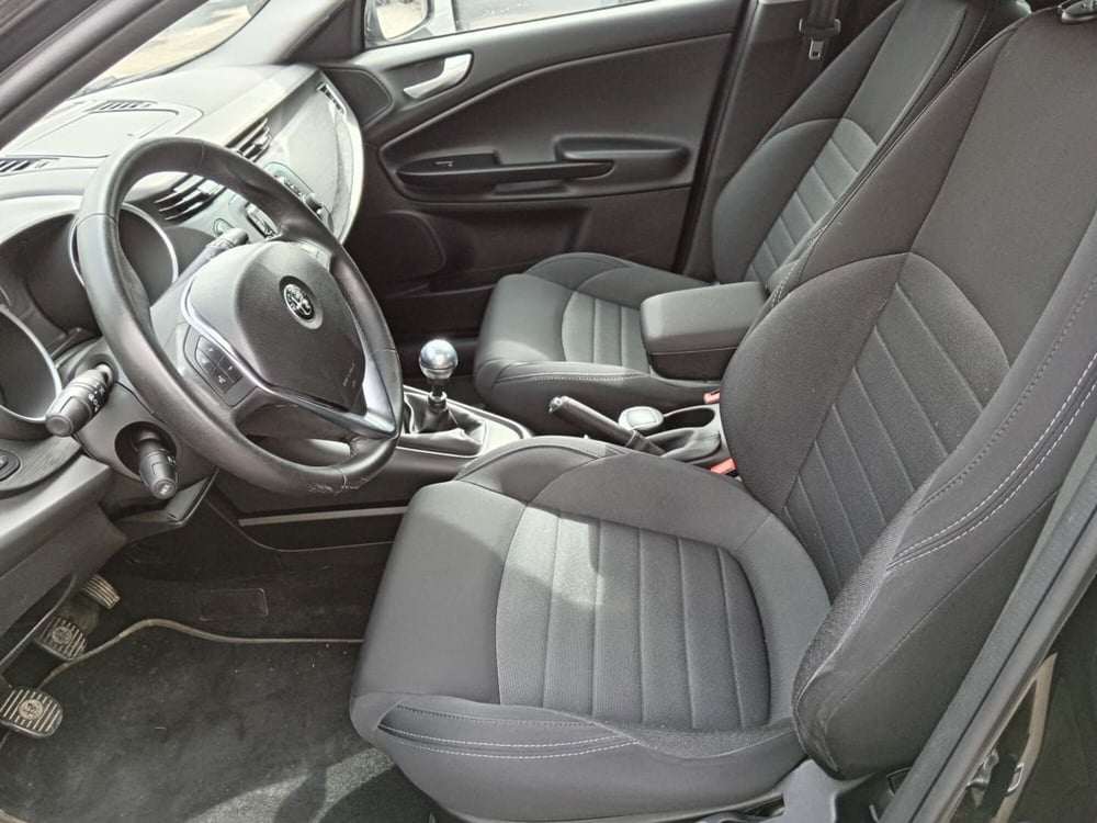 Alfa Romeo Giulietta usata a Alessandria (7)