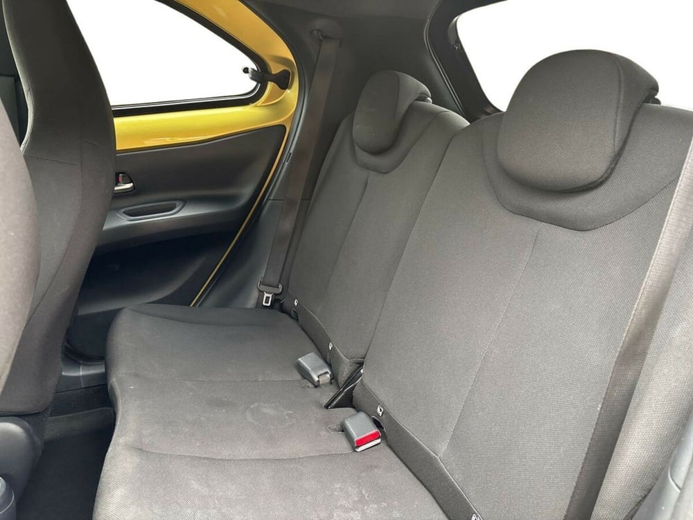 Toyota Aygo X usata a Lecco (11)
