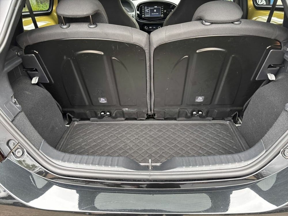 Toyota Aygo X usata a Lecco (12)