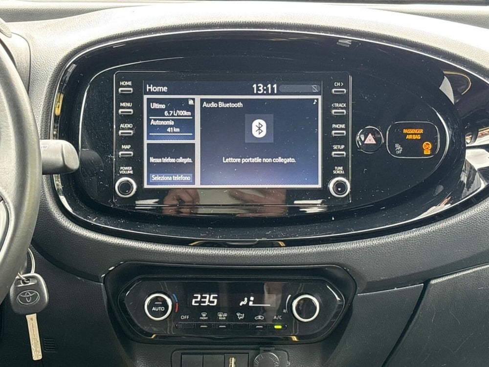 Toyota Aygo X usata a Lecco (13)