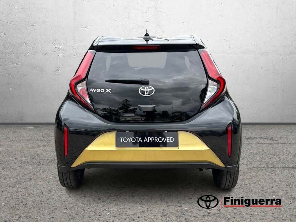 Toyota Aygo X usata a Lecco (3)