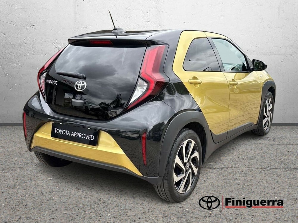 Toyota Aygo X usata a Lecco (4)