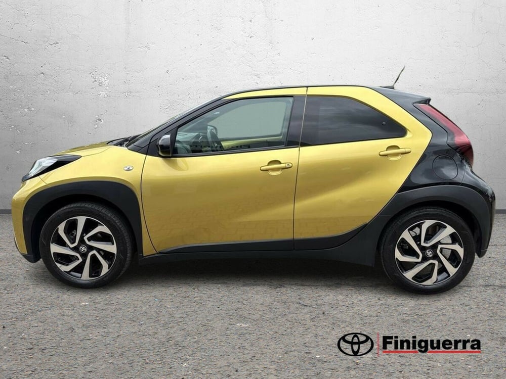 Toyota Aygo X usata a Lecco (6)