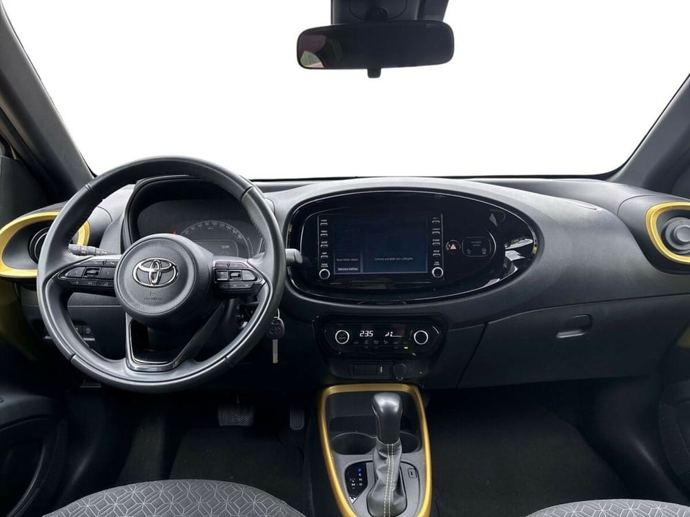 Toyota Aygo X usata a Lecco (8)