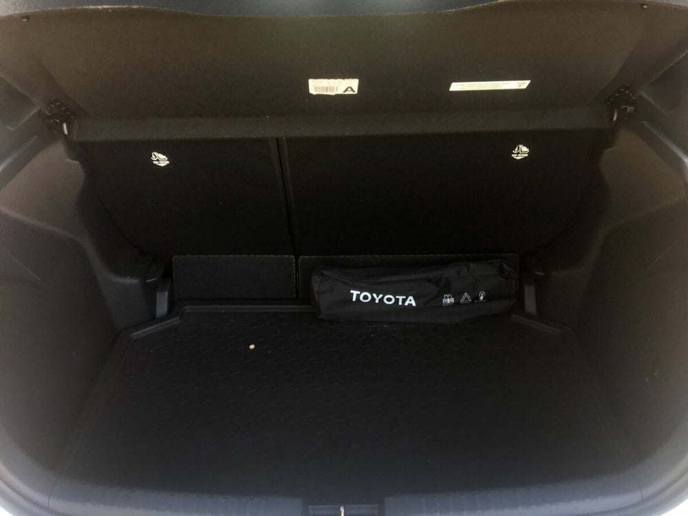 Toyota Yaris usata a Lecco (12)