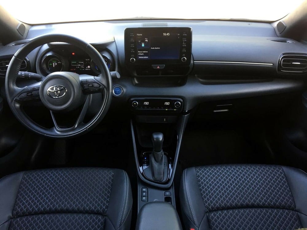 Toyota Yaris usata a Lecco (8)