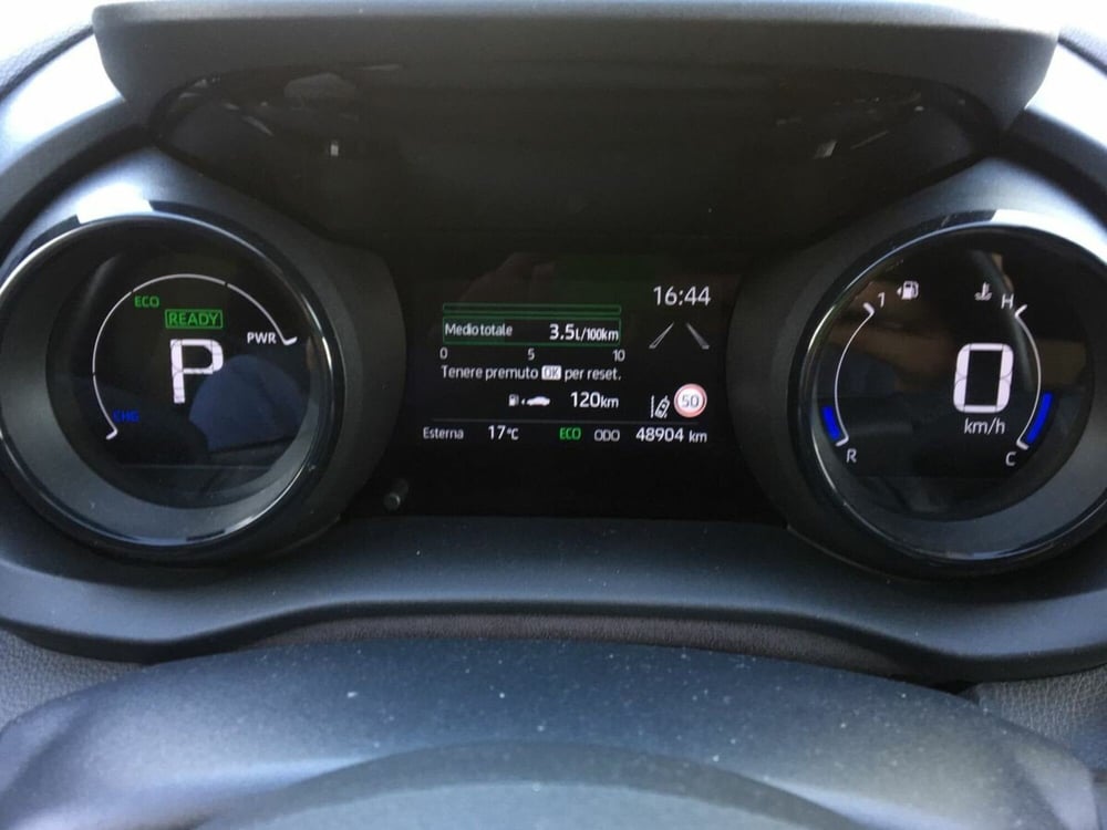 Toyota Yaris usata a Lecco (9)