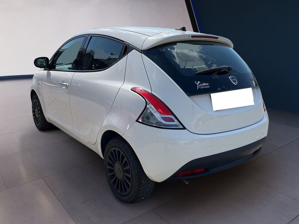 Lancia Ypsilon usata a Torino (5)