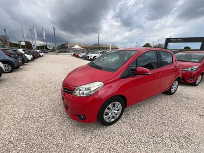 Toyota Yaris 1.0 5 porte Lounge del 2013 usata a Ragusa