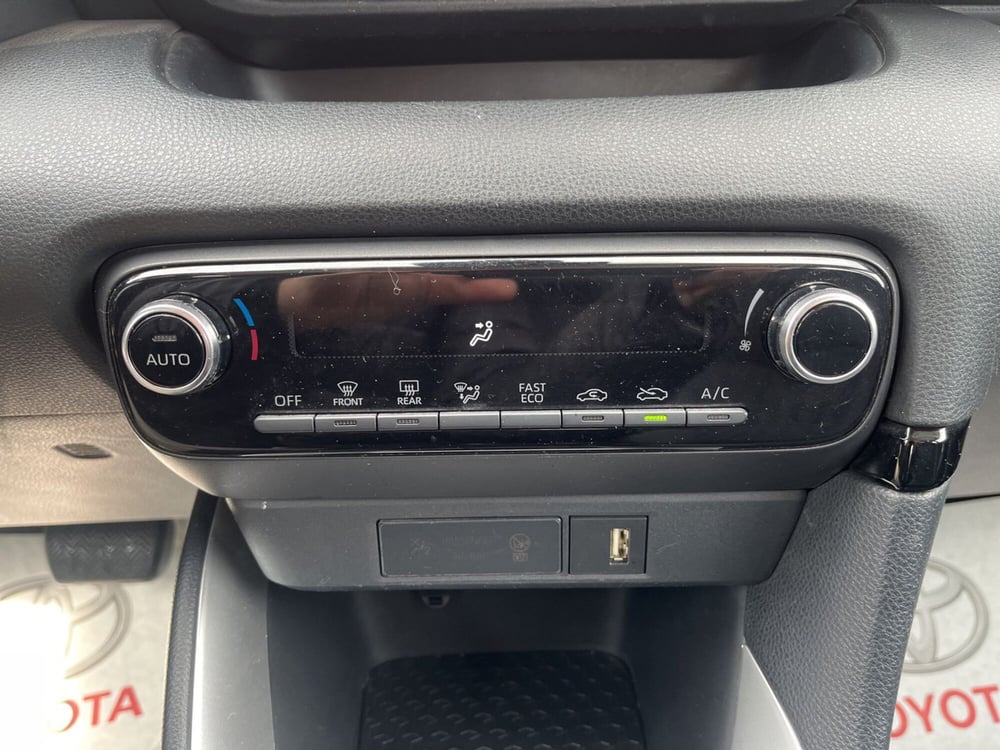 Toyota Yaris usata a Ragusa (14)