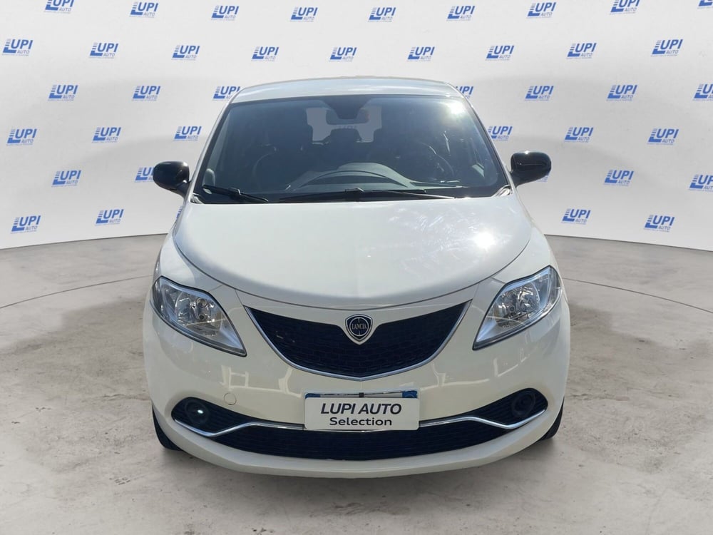 Lancia Ypsilon usata a Pistoia (2)