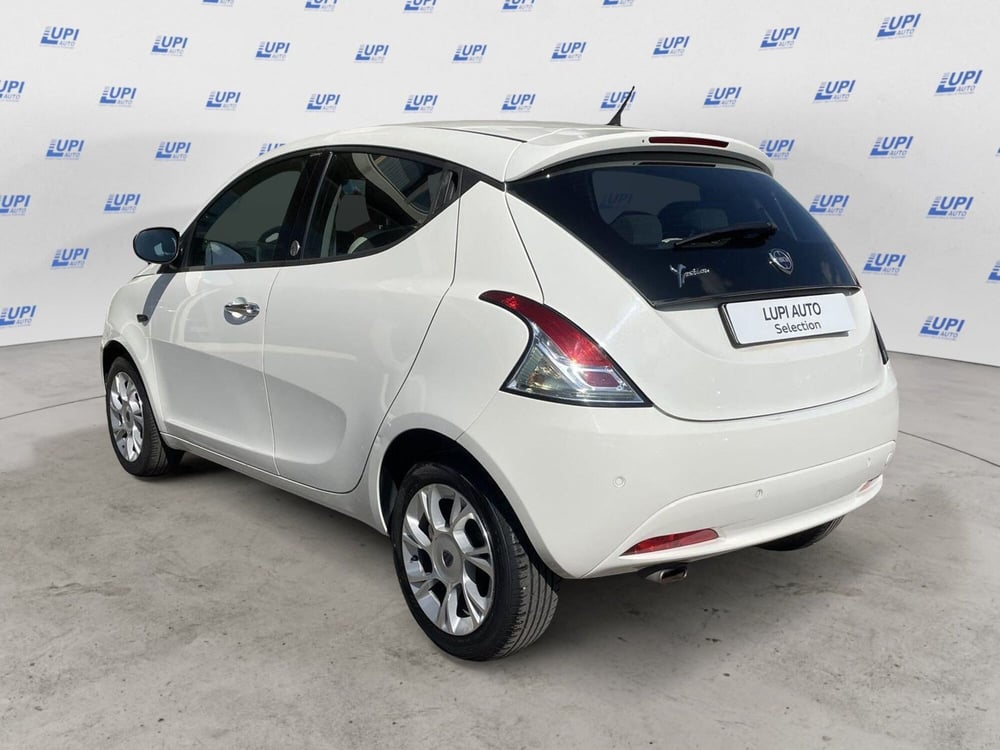 Lancia Ypsilon usata a Pistoia (5)