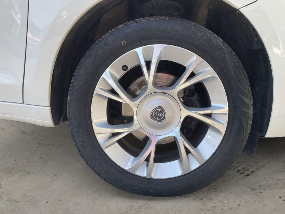 Lancia Ypsilon usata a Pistoia (8)