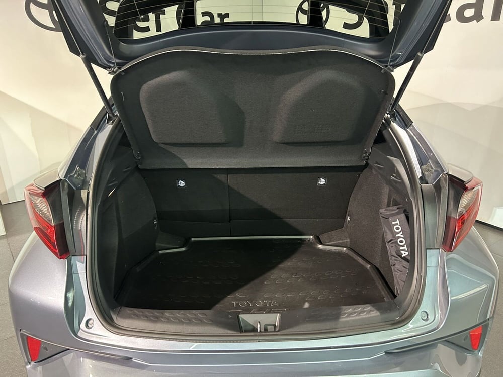 Toyota Toyota C-HR usata a Milano (10)