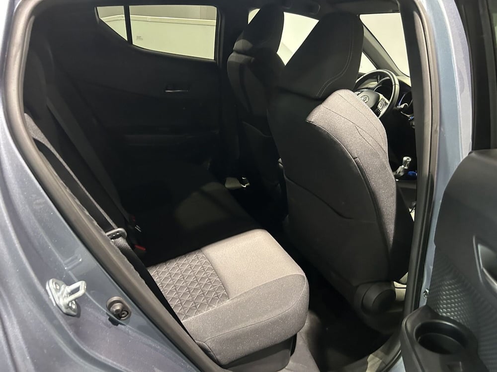 Toyota Toyota C-HR usata a Milano (11)