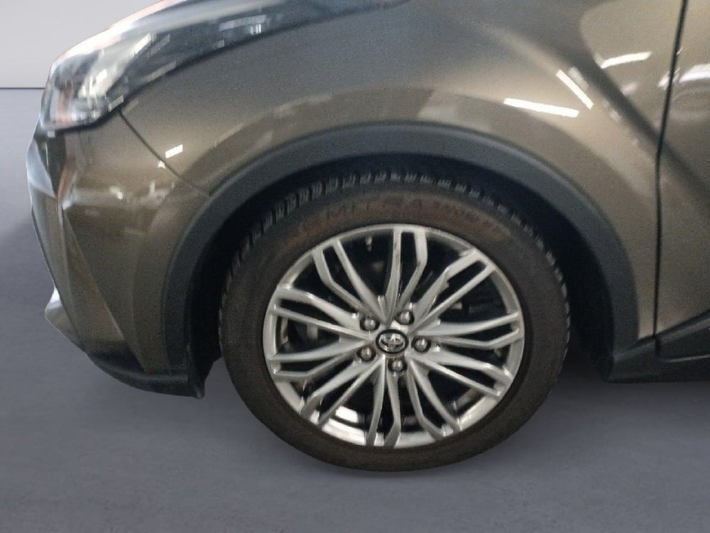 Toyota Toyota C-HR usata a Milano (10)