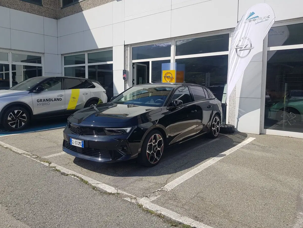 Opel Astra usata a Aosta