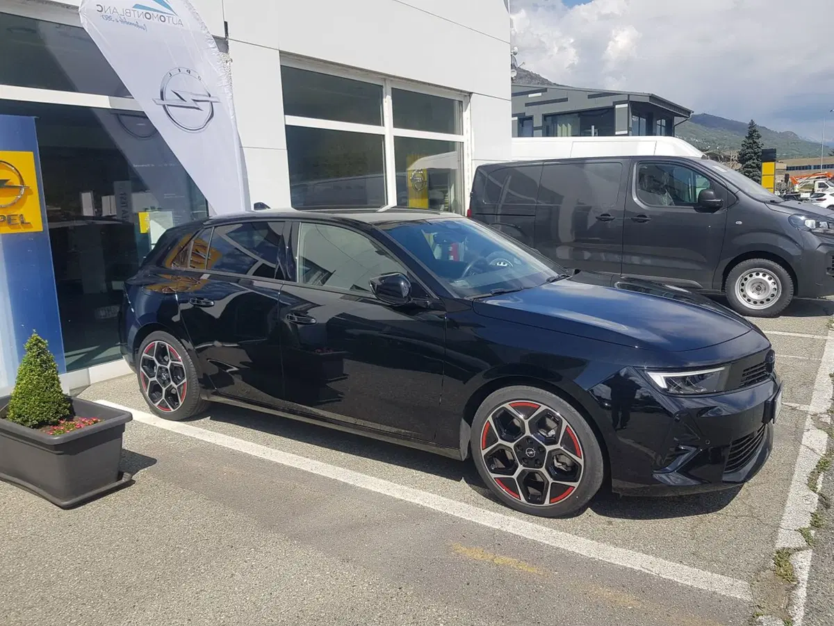 Opel Astra usata a Aosta (2)