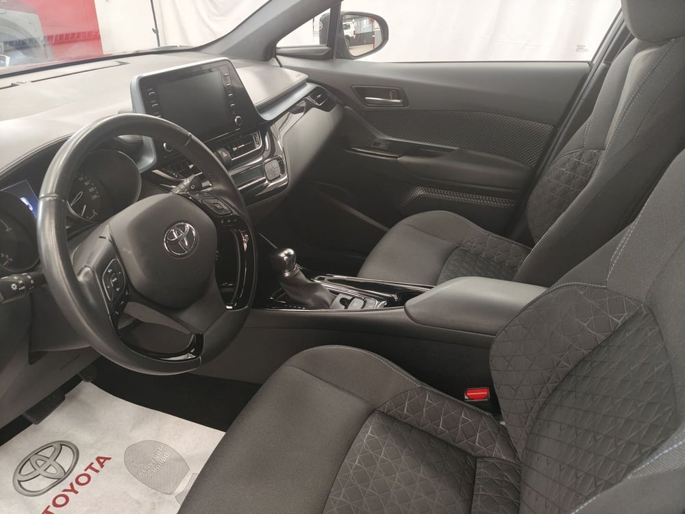 Toyota Toyota C-HR usata a Frosinone (12)