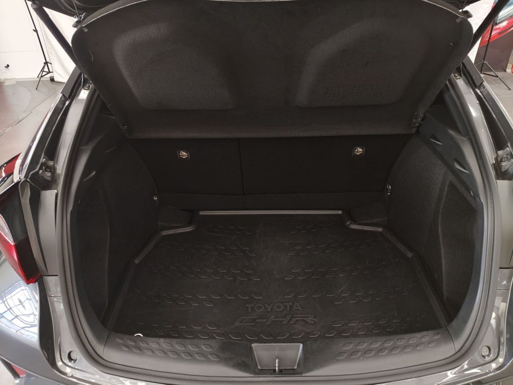 Toyota Toyota C-HR usata a Frosinone (13)